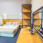 Albatros New Town Hotel 3*