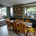 Albatros New Town Hotel 3*