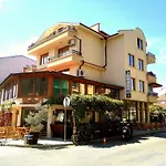 Albatros New Town Hotel
