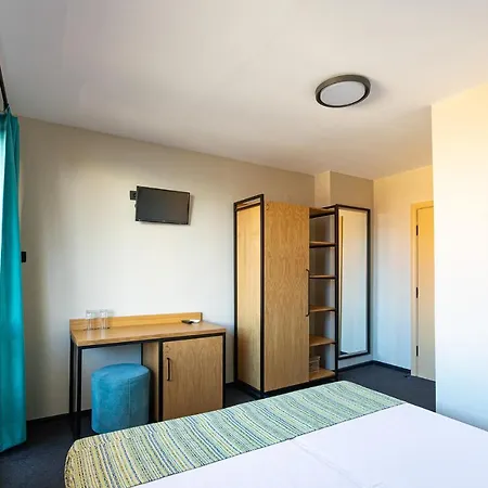 Albatros New Town Отель 3*