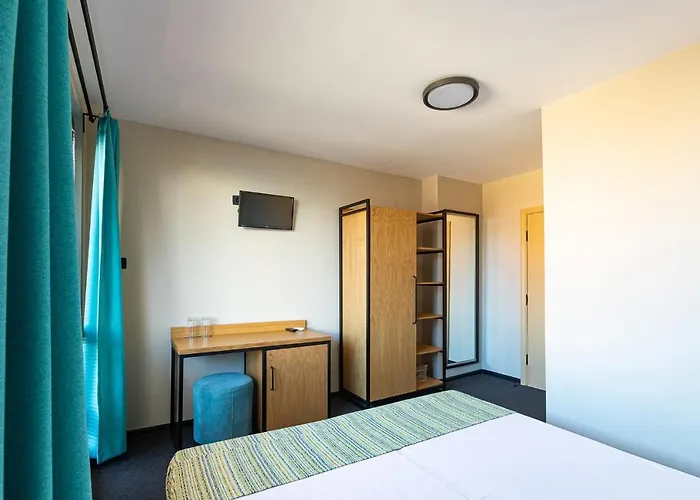 Albatros New Town Отель 3*