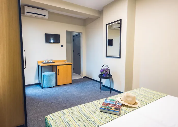 Albatros New Town Hotell