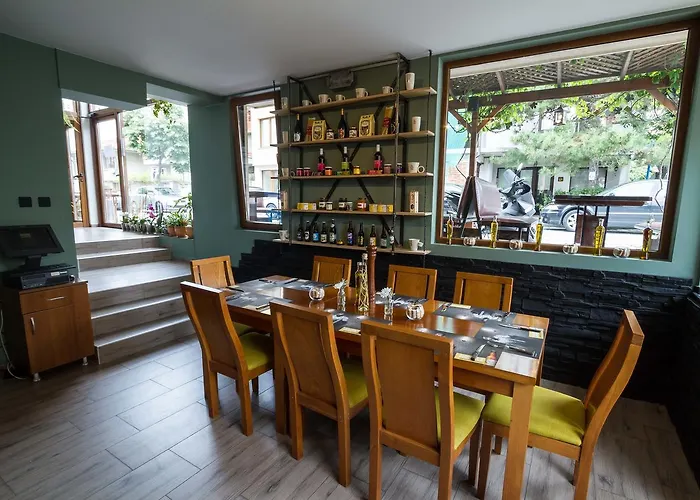 Albatros New Town Отель 3*