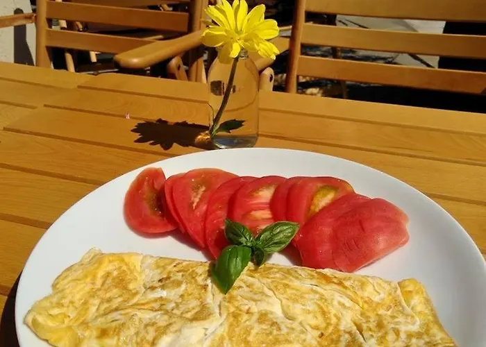 Albatros New Town Отель