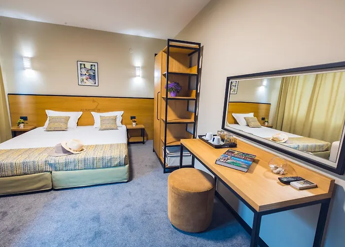 Albatros New Town Hotell